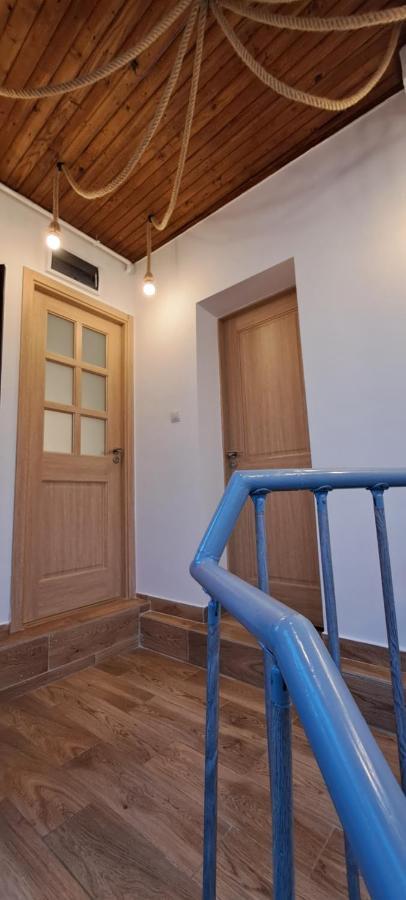 Cotroceni Accommodations Upstairs Бухарест Экстерьер фото