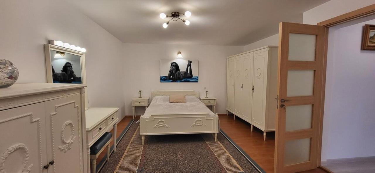 Cotroceni Accommodations Upstairs Бухарест Экстерьер фото